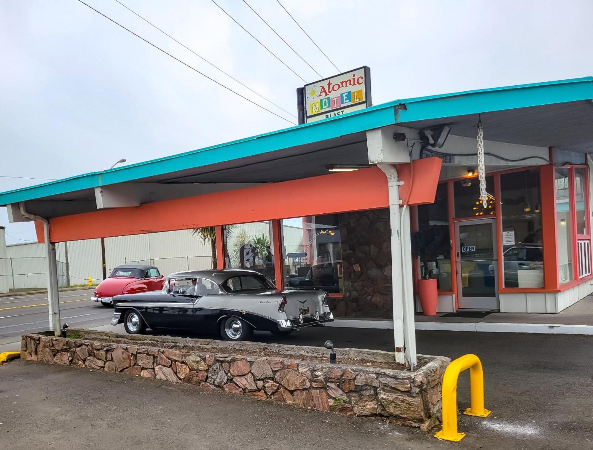 Atomic Motel Astoria Zewnętrze zdjęcie